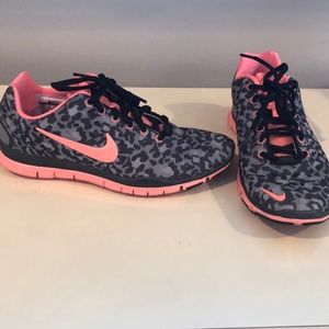 Women’s Nike free 5.0 leopard print sneakers